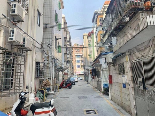 宝安西乡固戍塘西新村1号线固戍地铁口 独立阳台大单间采光好 小区