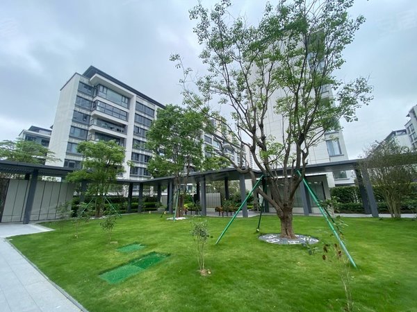 珠海金湾航空新城中海十里观澜花园门口住宅中海十里观澜 87平三房