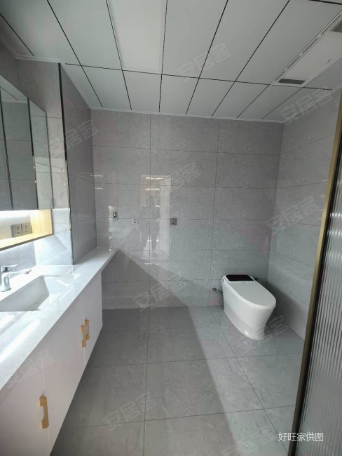 一楼带花园两室南北通厅精装修拎包入住,中车蓝月湾二手房,78万,2室2