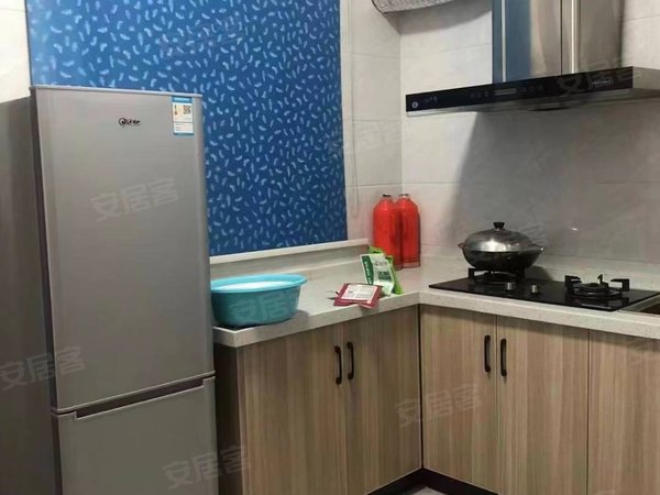 桐乡桐乡周边东兴商厦河滨小区(桐乡)河滨小区旁边,凤鸣路上,一室一厅一厨一卫,朝南带阳台出租房源真实图片