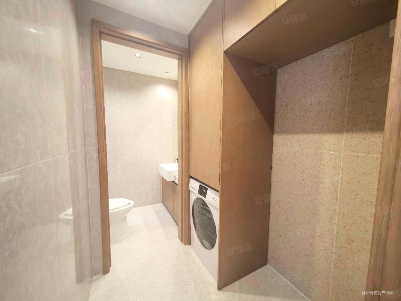 西京都高尔夫别墅4室2厅5卫236㎡南北106.1万