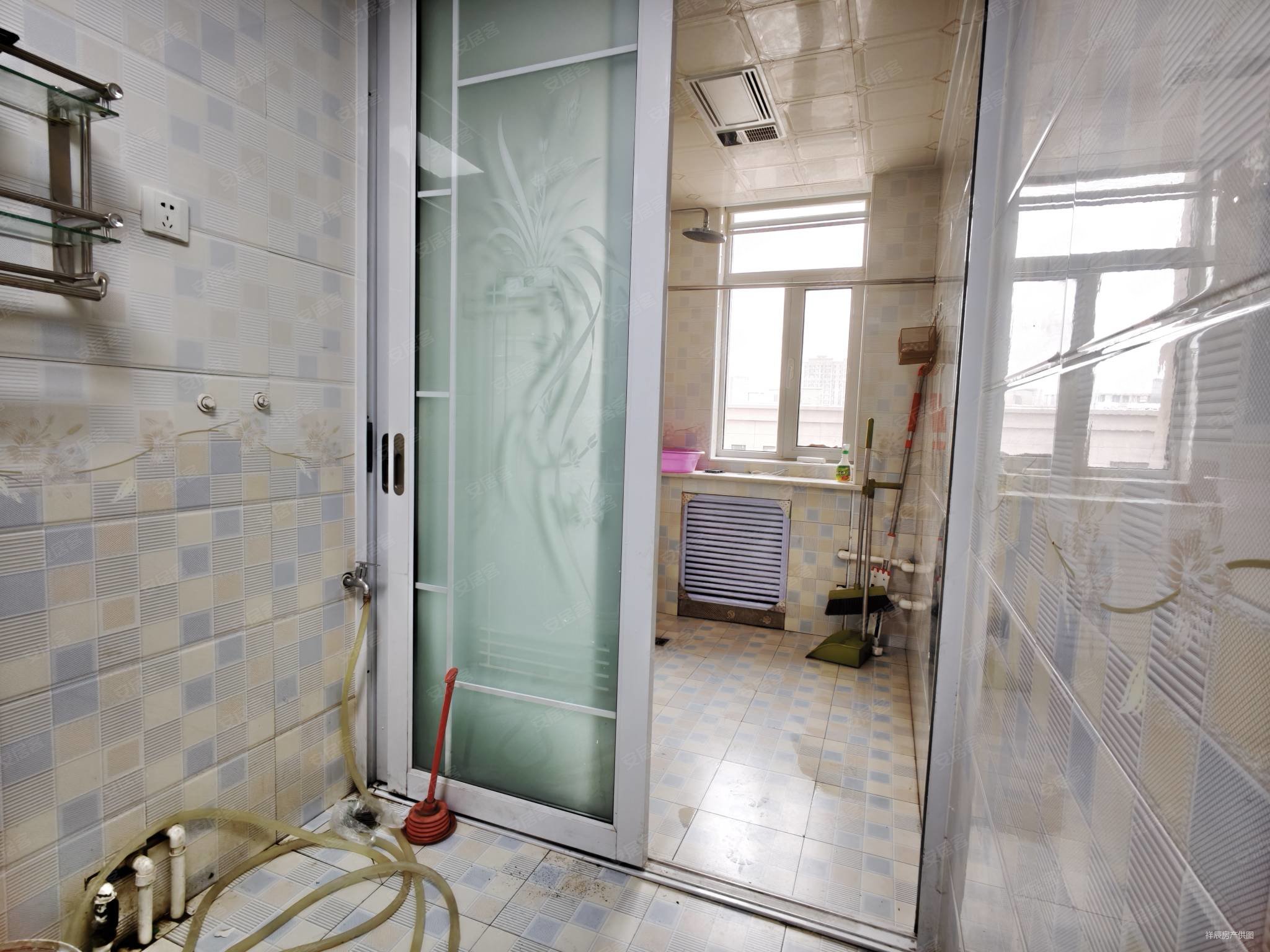 文庭苑3室2厅2卫118㎡南北62.8万