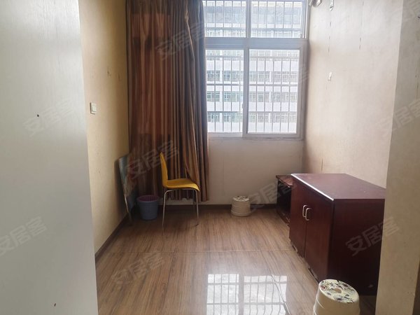 凉山西昌外滩外滩十六区月亮湖公园旁，城南电信营业厅附近 单间带独立卫生间出租出租房源真实图片