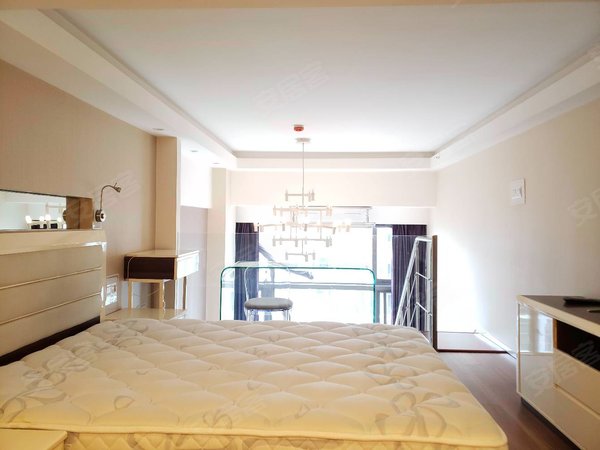 昆明西山前卫营h公寓万达旁复式公寓  带全套家具家电  2000含物业