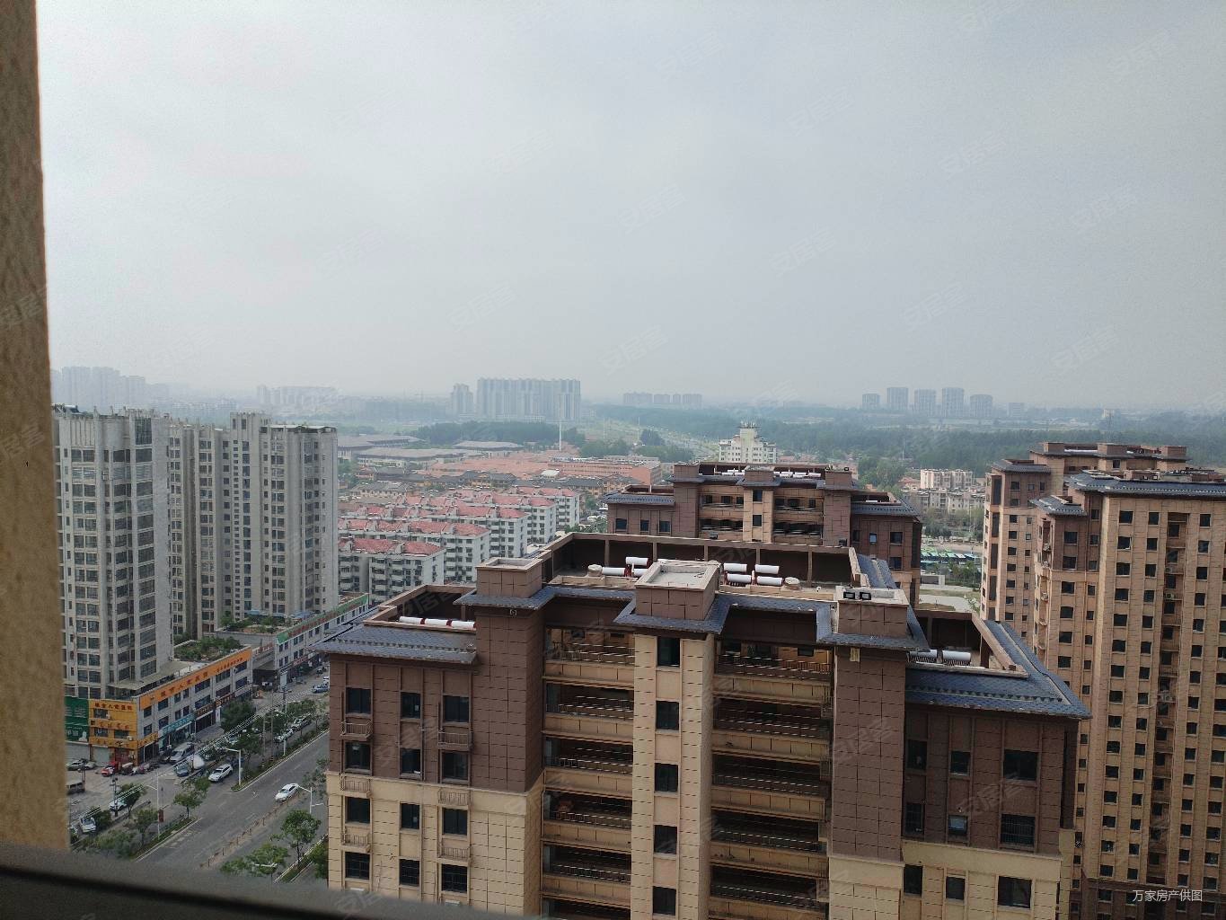 小区周圈配套齐全,客厅朝阳两室朝阳双阳台设计.老城区.