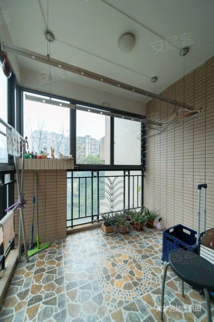 南京房产网>南京二手房>建邺二手房>奥体二手房>中海塞纳丽舍西苑>433