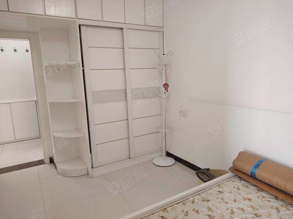 急租睿智禧园商品房紧邻高新一中两室两厅精装家具家电齐全随时看