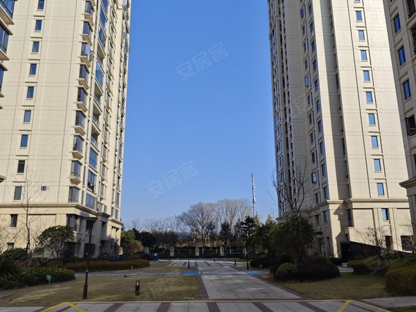 递铺租房,银色港湾1000带独卫单间,看房方便,干净整洁随时入住,安吉县