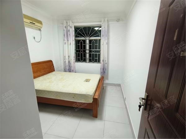 深圳宝安宝安中心区金泰花园低楼层大三房带大阳台,全屋精装修,看房