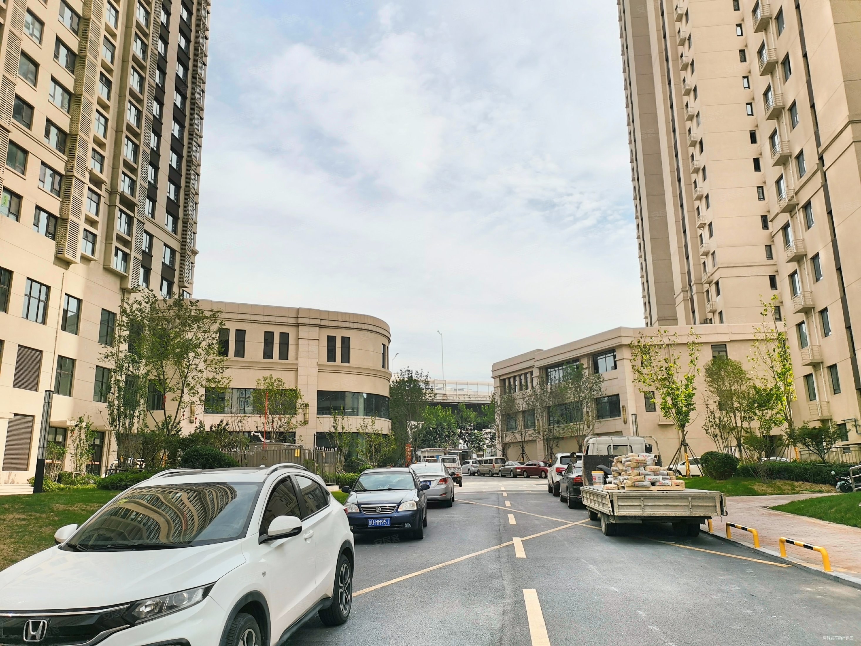 南北通透2室2厅鲁商蓝岸公馆