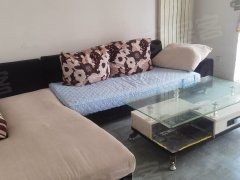 铜川耀州耀州中央广场出租枫林国际2室2厅简单装修，铺的地板革有床沙发。出租房源真实图片