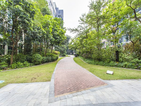 深圳龙岗龙岗中心城绿景大公馆绿景洋房!中楼层东南向,双阳台户型!