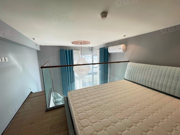 青岛黄岛薛家岛恒大金沙滩(商住楼)恒大金沙滩!loft公寓!干净整洁!