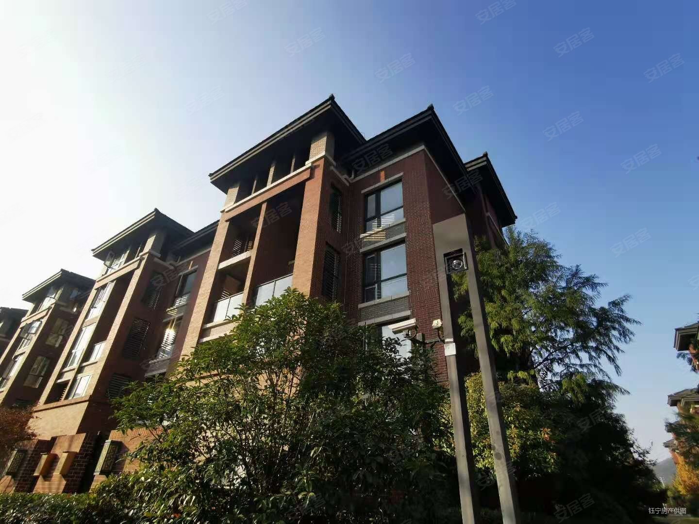 华府国际4室2厅2卫149.63㎡南北398万