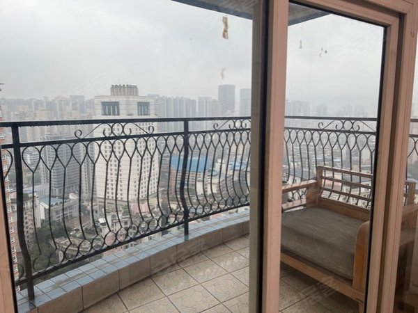 重庆南岸南坪泰正花园泰正花园 3室2厅2卫出租房源真实图片