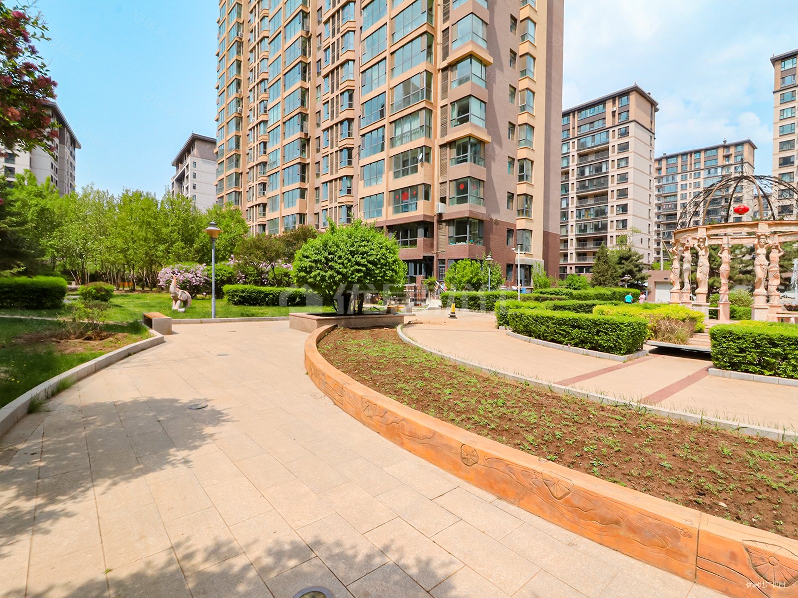 东岸商圈伊泰旁 东岸商圈 上东领海 房本在手 绿化好 采光佳