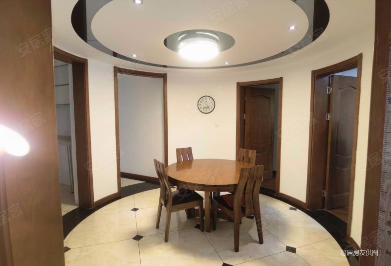 花园洋房四房 有产权车位 尼德兰一期 诚意出售钥匙看房