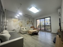 深圳龙岗横岗振业城新放租下叠加三层别墅 带大露台后花园 四套间设计出租房源真实图片