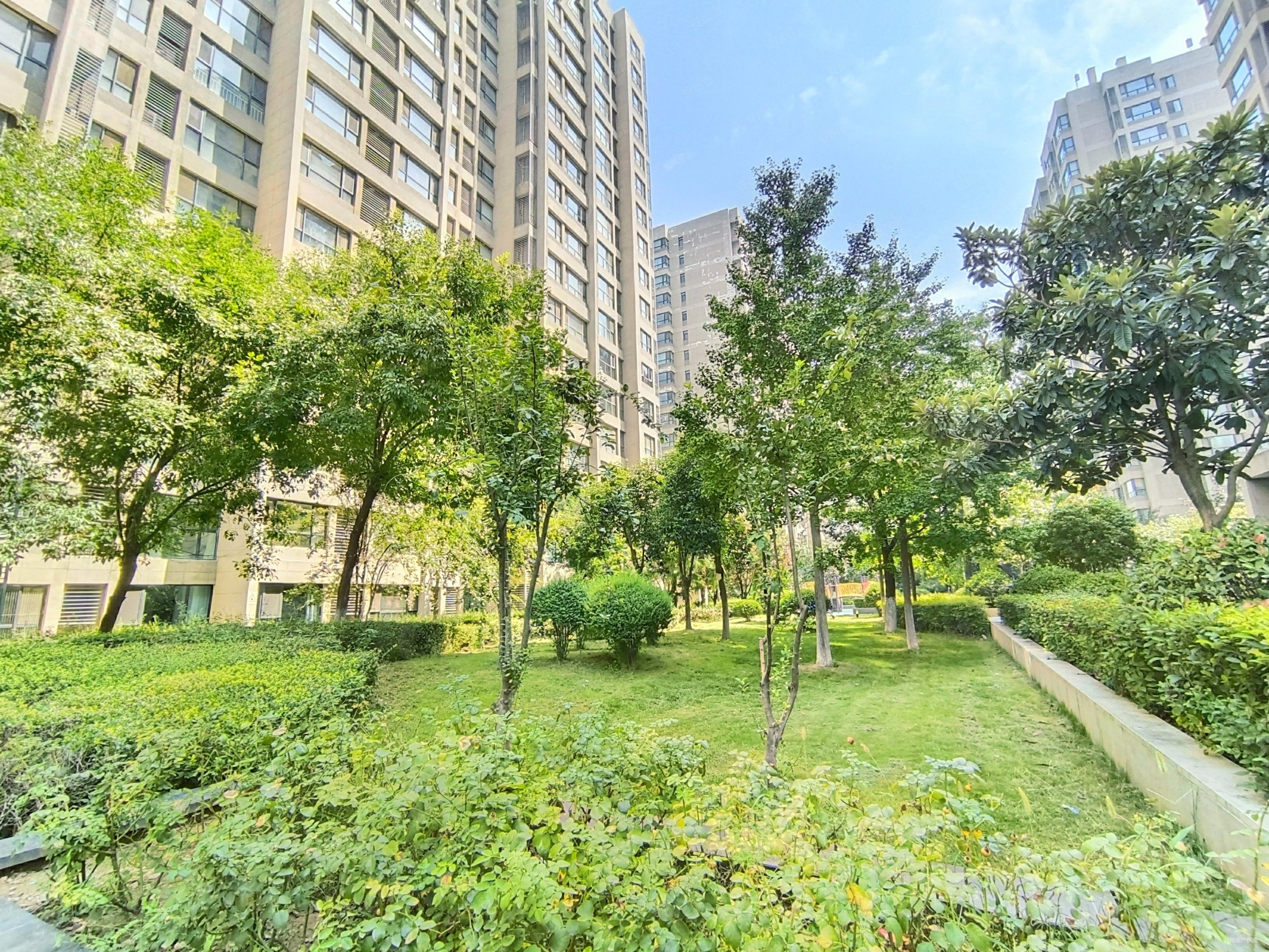 近地铁电梯房满二华远君城西区诚心出售价格可议