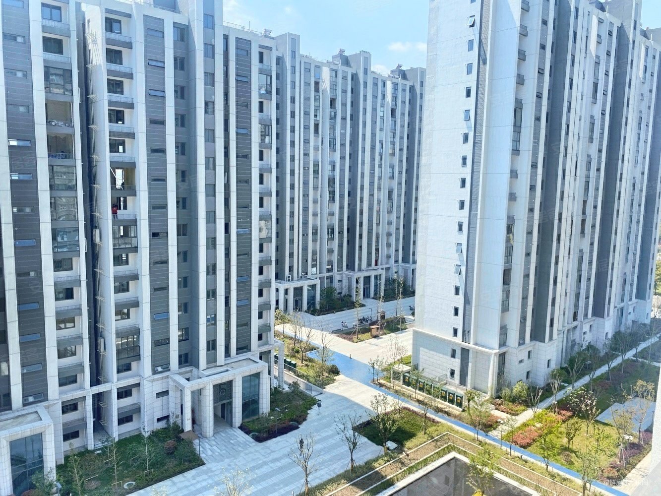 天房美瑜兰庭4室2厅2卫128㎡南北256万