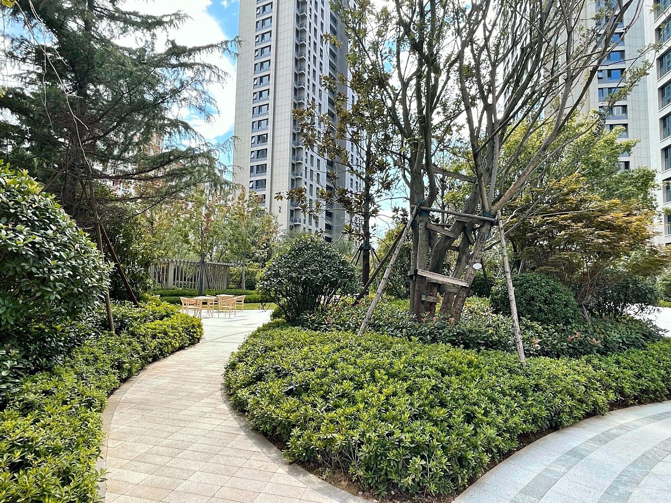 浮山后崂山区紫樾尚府精装现房华东师范