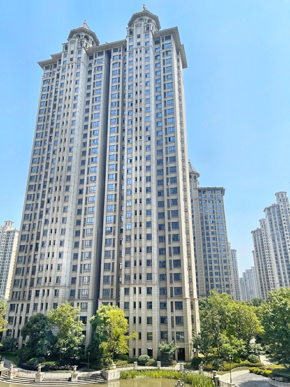 立新苏杭之星3室1厅2卫129.18㎡南北196万