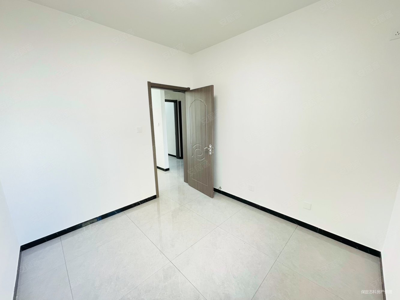 云水湾3室2厅2卫133㎡南北102.77万