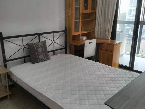 昆山玉山城南新城域加工区南亚仁宝立瑧旁新城域精装单间出租,家电