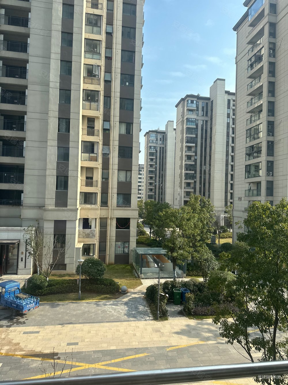 亏本急卖新五小旁边新华御园人车分流小区环境好生活方便