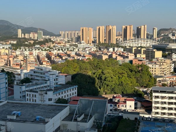 惠州博罗罗阳润发广场润发广场,天虹楼上,精装复式2房,租2000元出租