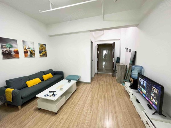 成都龙泉驿西河雄飞生活广场(商住楼)地铁口1400一个月 套一 水电气