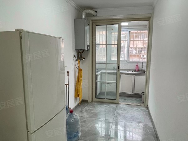 徐州鼓楼荆马河鼓楼花园园中苑一期实拍暖气鼓楼花园3楼可短租月付新健康医院新三院二中荆南小区出租房源真实图片