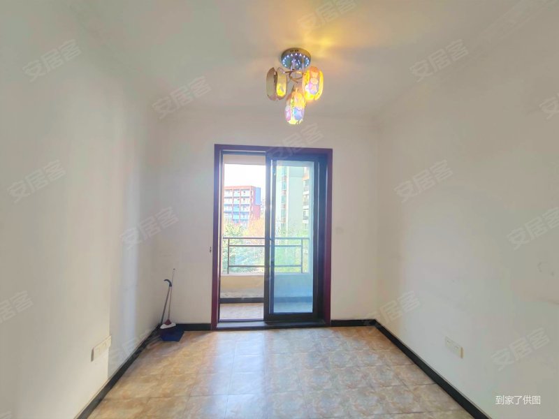 此房带车位 房子朝中庭 安静 精装可拎包入住 近医院 板楼,融创御锦1