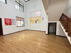 曲靖麒麟南城门东星小区叠加别墅带花园带车库出租可办工出租房源真实图片