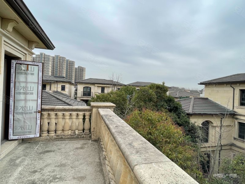 绿地乔治庄园别墅