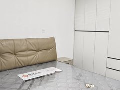 沂南城区德福商贸城月租1500 幸福家园 三室两厅 精装修 家具家电齐全拎包入出租房源真实图片