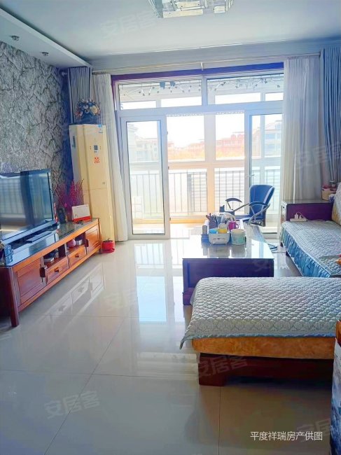 水岸豪庭3楼81.91平米精装套二带车库78万