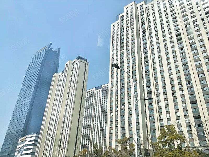 金鹰国际公馆 毛坯三房 景观好楼层 看房有密码!