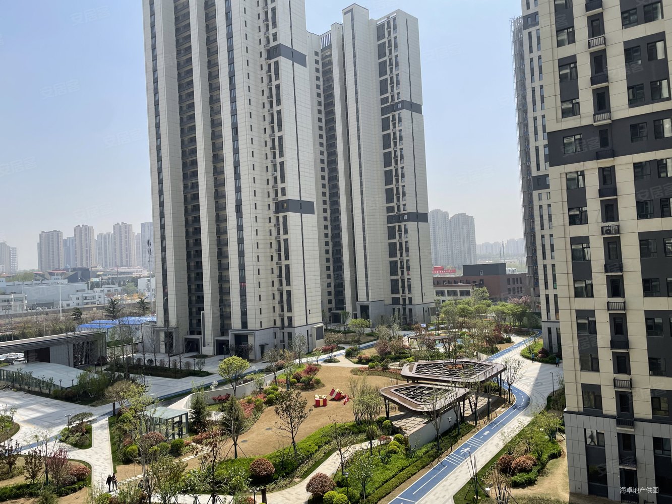 梧桐苑3室2厅2卫127㎡南北230万