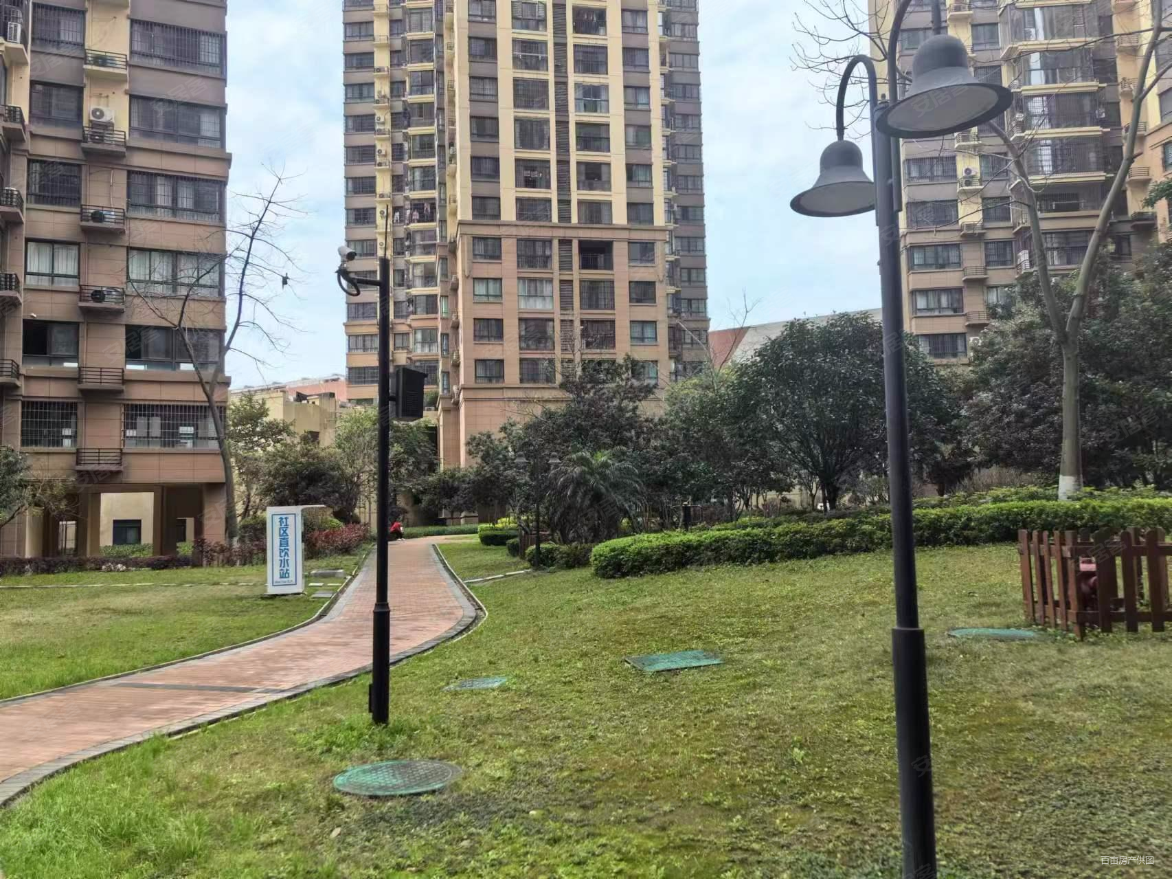 柳南万达华城141平电梯豪装大五房全屋地暖中央空调