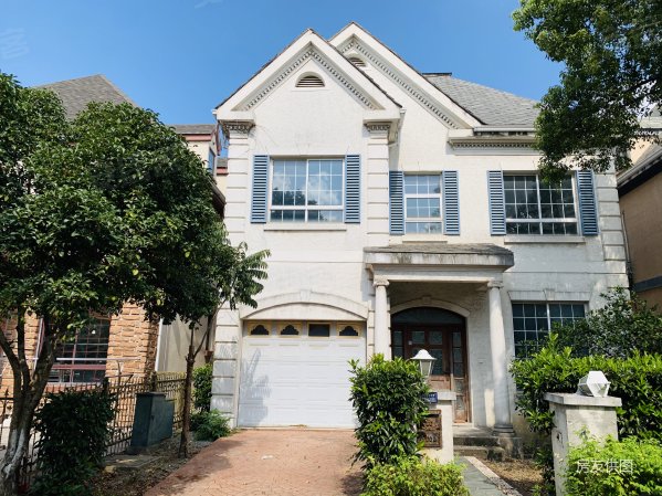 天使湾 阳澄湖畔高品质小区 新出独栋别墅 毛坯 南花园有钥匙