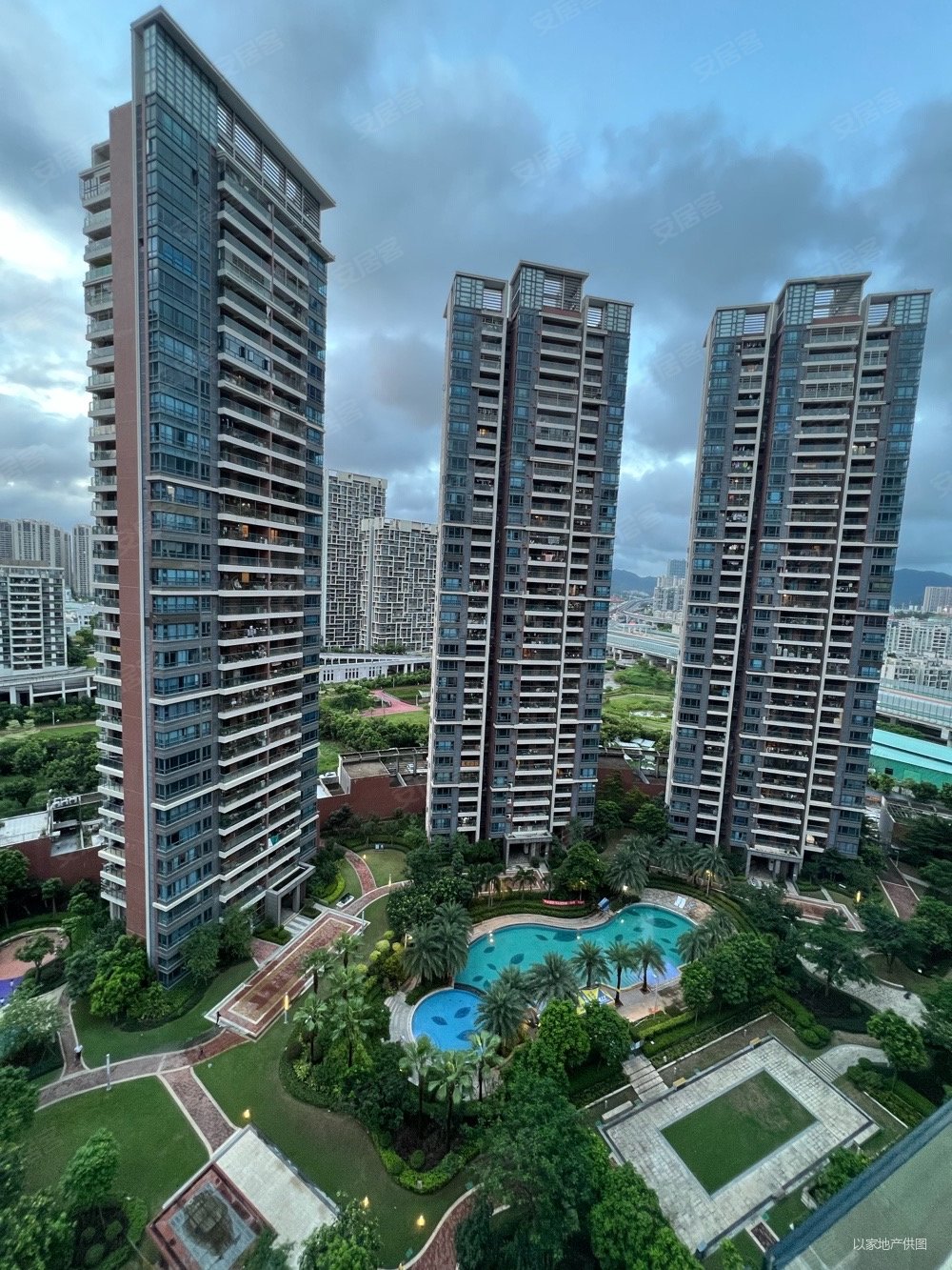 全新装修逸骏半岛旁锦绣明珠花园98平南向三房138万