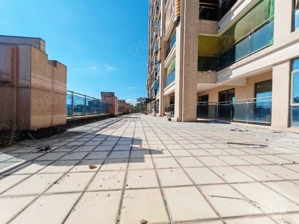 惠州江北笋盘合生帝景湾四期5房2厅4卫带大露台760万