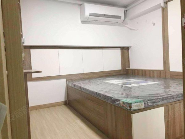 津淮街中骏广场精装复式两房 简欧风 房子干净温馨 租