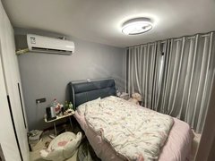 京开城复式公寓两层两室，屋内精装修空调，冰箱洗衣机，拎包入住
