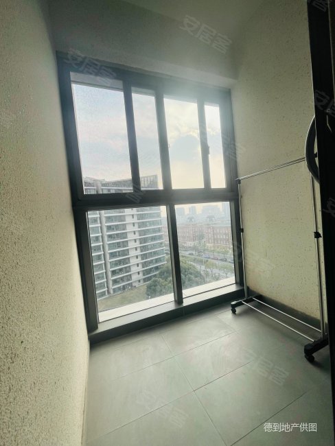 晶耀名邸(二期) 带电梯 交通便捷 次新小区 装修好