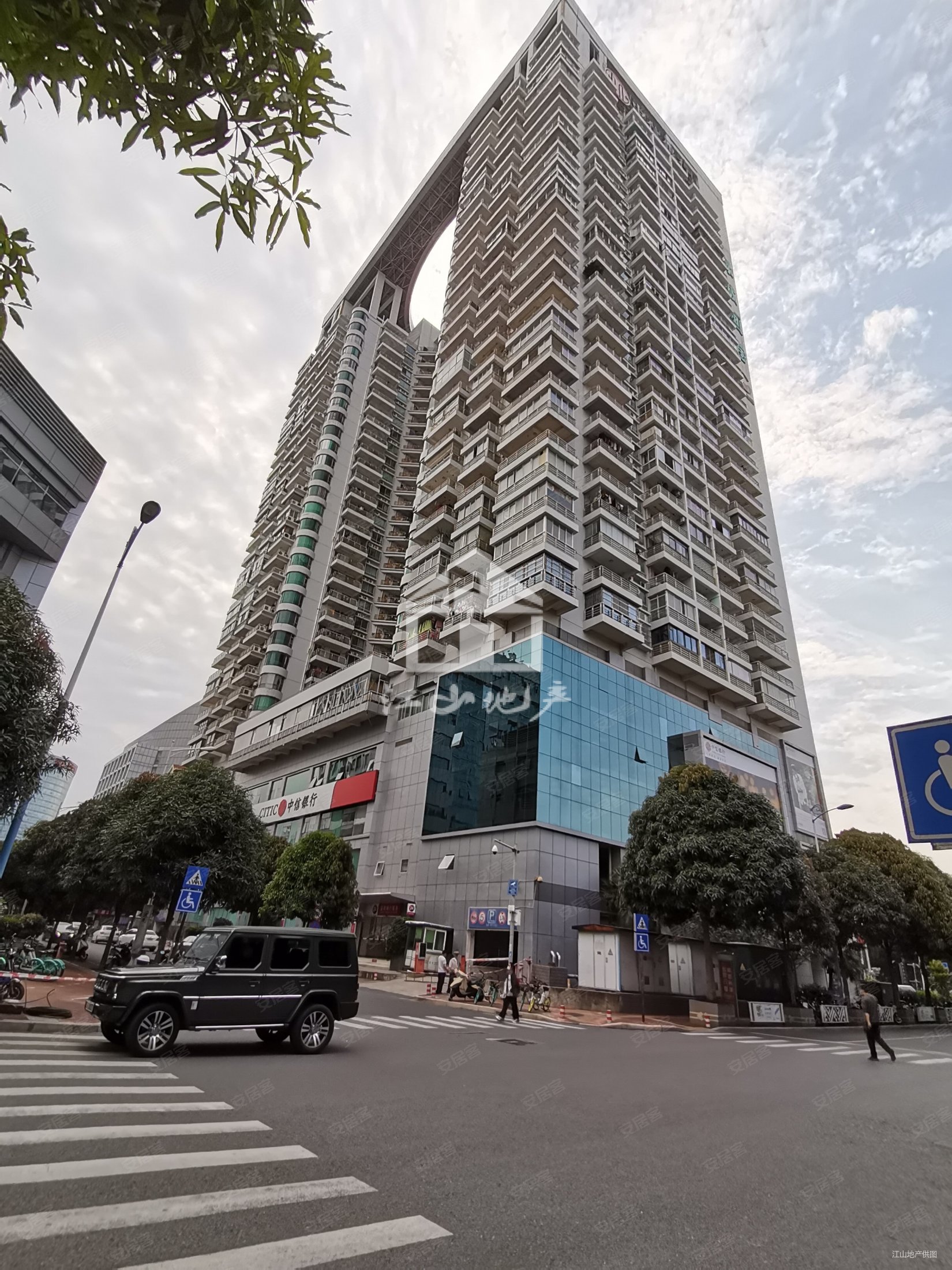 大阳台3房户型好,绿城画卷二手房,170万,3室2厅,2卫,136平米-南宁安居