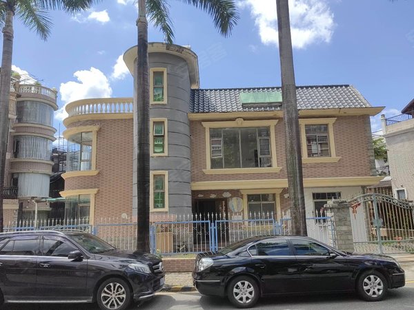 深圳布吉丹竹头龙泉别墅主干道龙泉别墅,独栋别墅,可停车3台,花园面积