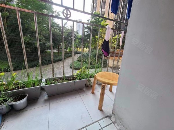 深圳龙华龙华深圳龙溪山庄雅宝地铁口10号线 精装修电梯房 两房 看房