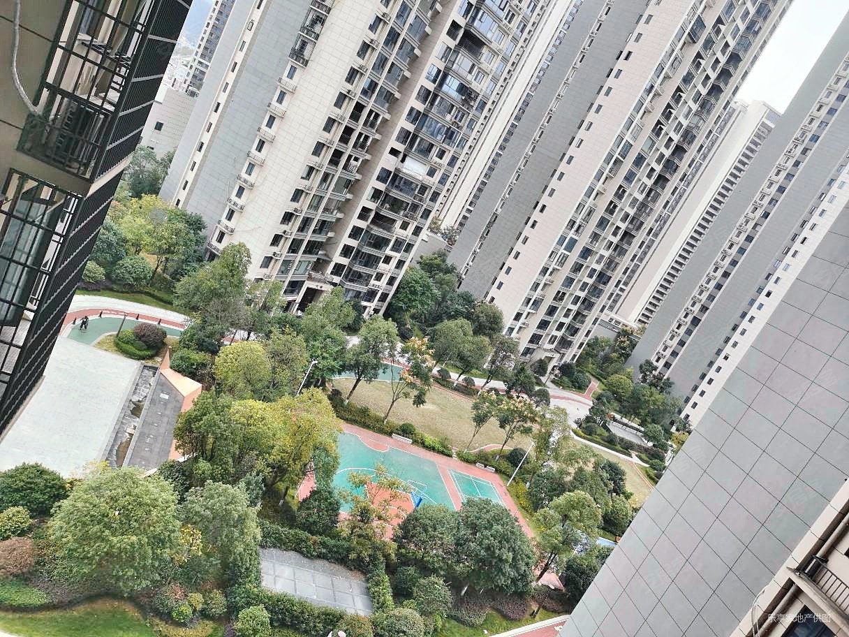 长兴湖商圈铂悦城小区,创意铂悦城二手房,86万,4室2厅,2卫,131平米